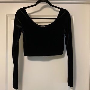 Long sleeve velvet crop top